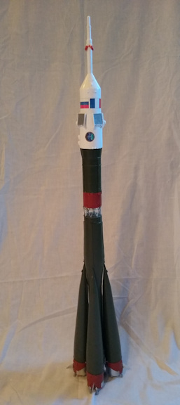 Soyuz TM-15 rocket (1/72)